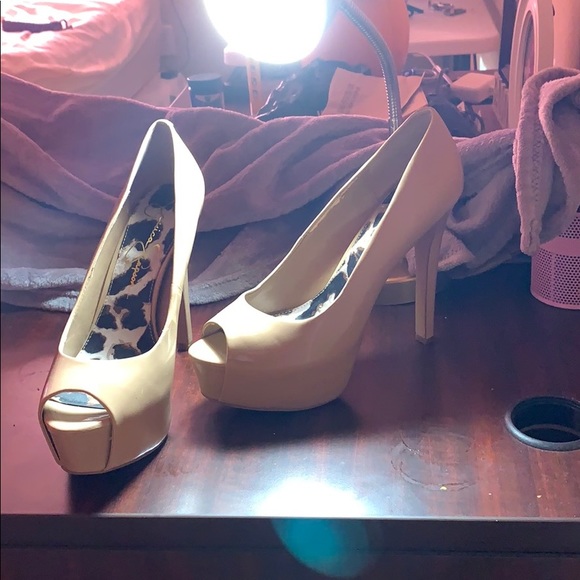 Nude heels - Picture 4 of 4